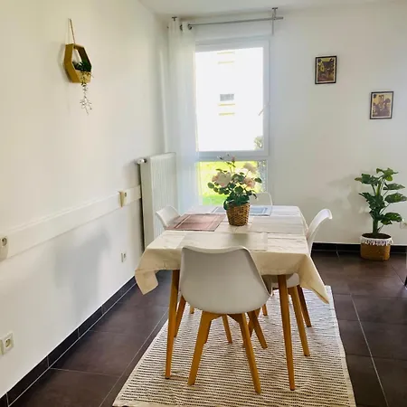 Les Aventures De Madame Bretzel Apartman *